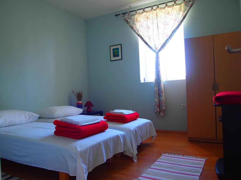 Phara Hostel Gdinj Exterior photo